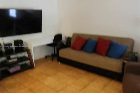 Condo in Miami, Florida, 1 bedroom  № 1138606 - photo 12