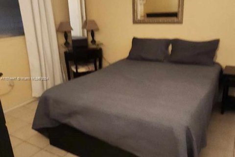 Condo in Miami, Florida, 1 bedroom  № 1138606 - photo 17