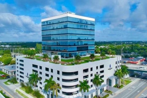 Immobilier commercial à vendre à Miami, Floride № 855808 - photo 8