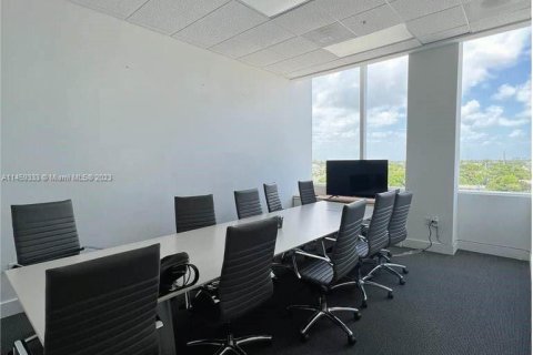 Propiedad comercial en venta en Miami, Florida № 855808 - foto 22