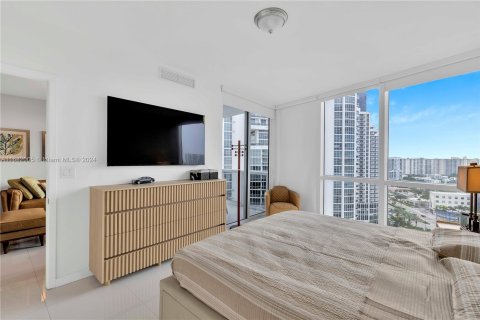 Condo in Sunny Isles Beach, Florida, 2 bedrooms  № 1413805 - photo 17