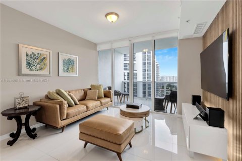 Condo in Sunny Isles Beach, Florida, 2 bedrooms  № 1413805 - photo 5