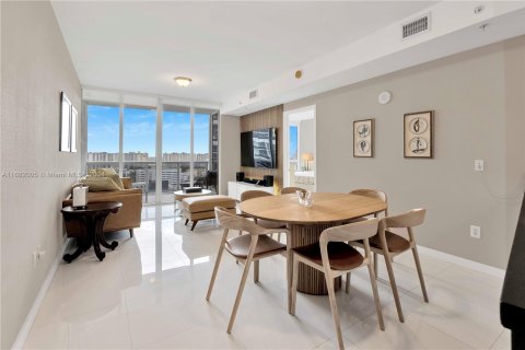 Condo in Sunny Isles Beach, Florida, 2 bedrooms  № 1413805 - photo 7