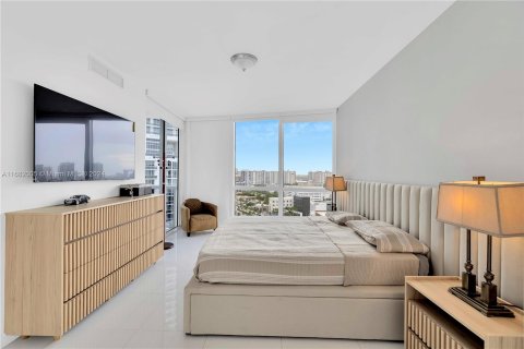 Condo in Sunny Isles Beach, Florida, 2 bedrooms  № 1413805 - photo 16