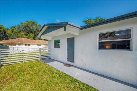 Immobilier commercial à vendre à Miami, Floride: 168.71 m2 № 1402817 - photo 15