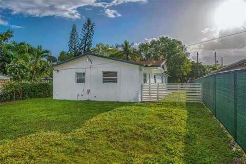 Immobilier commercial à vendre à Miami, Floride: 168.71 m2 № 1402817 - photo 17