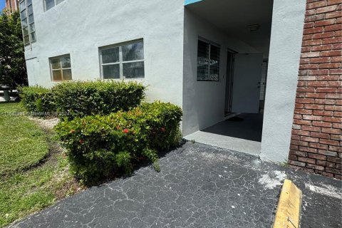 Condominio en venta en Deerfield Beach, Florida, 1 dormitorio, 61.32 m2 № 1329991 - foto 8