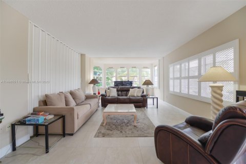 Condominio en venta en Hallandale Beach, Florida, 3 dormitorios, 165.37 m2 № 874233 - foto 4