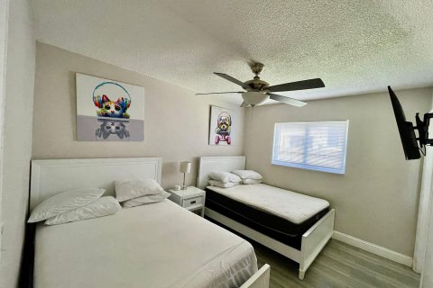 Снять в аренду квартиру в Форт-Лодердейл, Флорида 1 спальня, 498.14м2, № 1185410 - фото 3