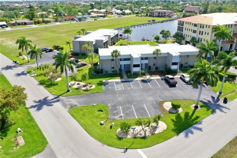 Copropriété à vendre à Punta Gorda, Floride: 2 chambres, 111.48 m2 № 1256489 - photo 30