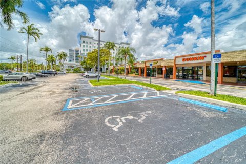 Propiedad comercial en venta en North Miami Beach, Florida № 1238194 - foto 26