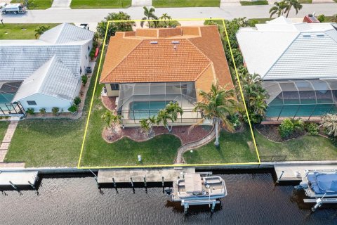 Villa ou maison à vendre à Punta Gorda, Floride: 3 chambres, 224.36 m2 № 1010374 - photo 13