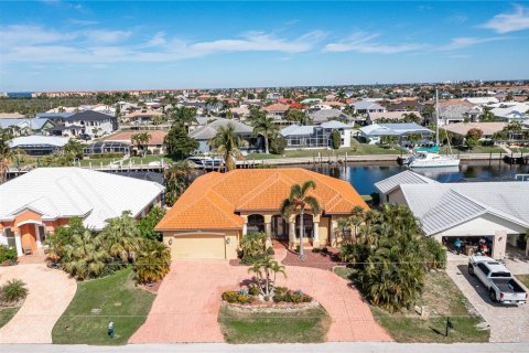 Villa ou maison à vendre à Punta Gorda, Floride: 3 chambres, 224.36 m2 № 1010374 - photo 16