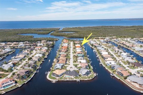 Casa en venta en Punta Gorda, Florida, 3 dormitorios, 224.36 m2 № 1010374 - foto 11