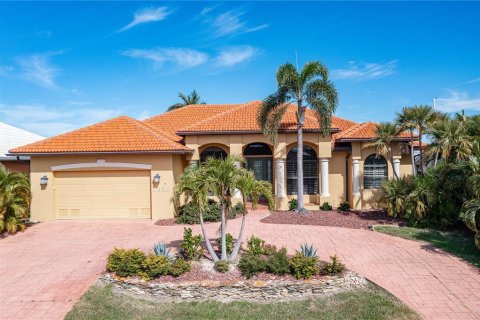 Villa ou maison à vendre à Punta Gorda, Floride: 3 chambres, 224.36 m2 № 1010374 - photo 17