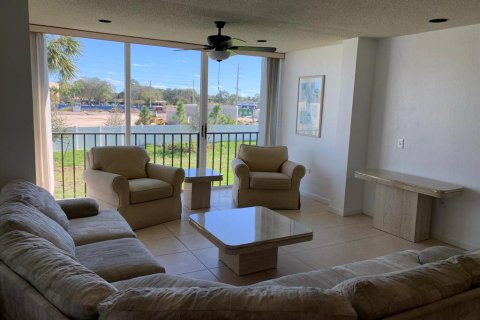 Condominio en venta en Lake Worth, Florida, 3 dormitorios, 108.42 m2 № 662719 - foto 24