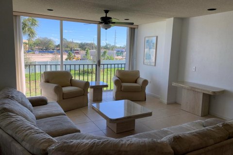 Condominio en venta en Lake Worth, Florida, 3 dormitorios, 108.42 m2 № 662719 - foto 25