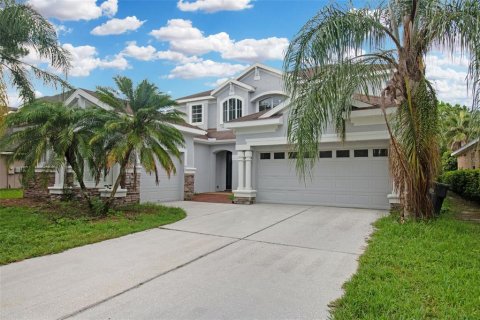 House in Tampa, Florida 6 bedrooms, 367.61 sq.m. № 1276635 - photo 2