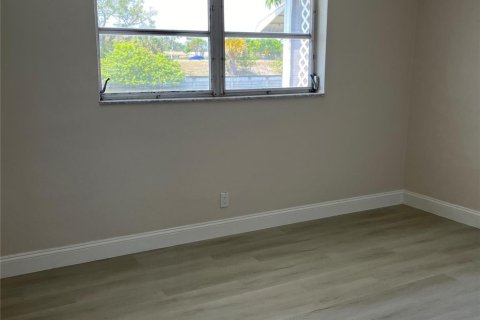 House in Fort Lauderdale, Florida 2 bedrooms, 78.13 sq.m. № 1180129 - photo 15