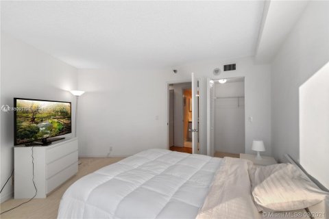 Condominio en venta en Aventura, Florida, 2 dormitorios, 109.72 m2 № 124571 - foto 16