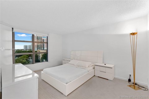 Condominio en venta en Aventura, Florida, 2 dormitorios, 109.72 m2 № 124571 - foto 10