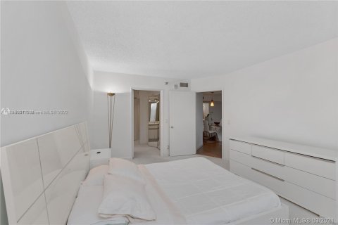 Condominio en venta en Aventura, Florida, 2 dormitorios, 109.72 m2 № 124571 - foto 11