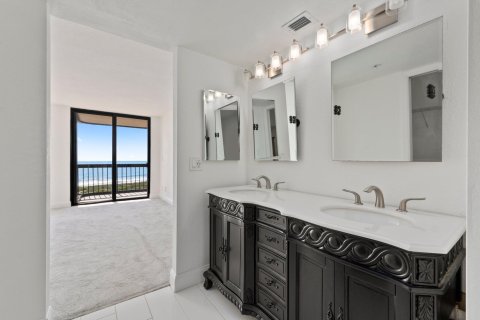 Condominio en venta en Hutchinson Island South, Florida, 2 dormitorios, 112.13 m2 № 1188487 - foto 17