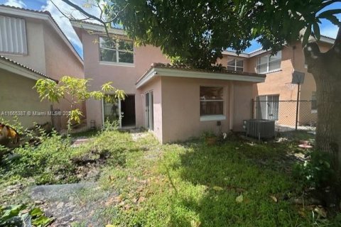 House in Lauderhill, Florida 3 bedrooms, 152.82 sq.m. № 1377677 - photo 9