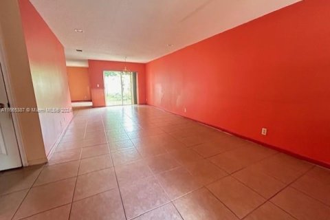 Casa en venta en Lauderhill, Florida, 3 dormitorios, 152.82 m2 № 1377677 - foto 2