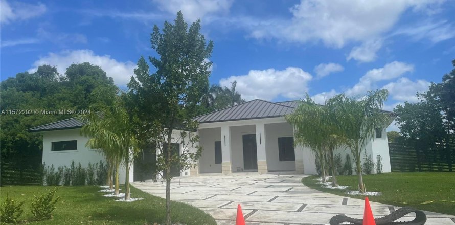 House in Homestead, Florida 4 bedrooms, 333.52 sq.m. № 1128596