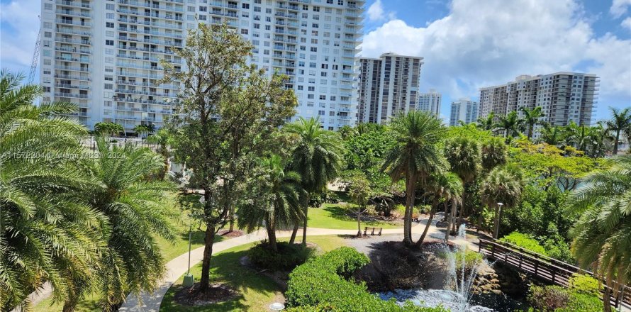 Condo in Aventura, Florida, 2 bedrooms  № 1128597