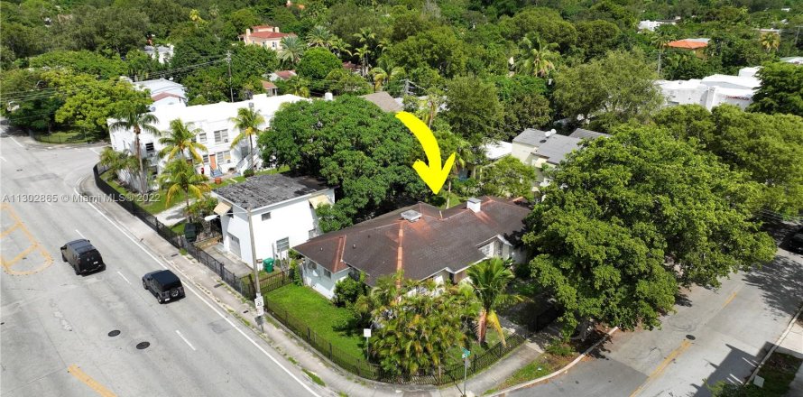 Commercial property in Miami, Florida № 180437