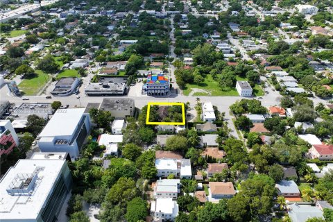 Commercial property in Miami, Florida № 180437 - photo 27