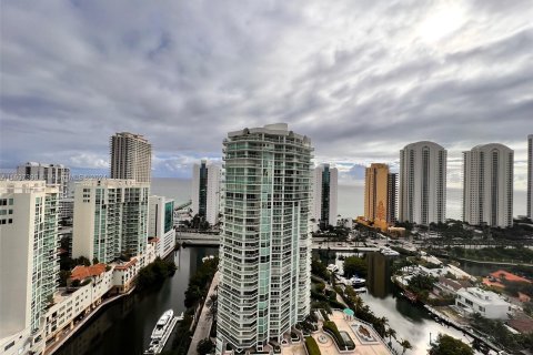 Copropriété à vendre à Sunny Isles Beach, Floride: 4 chambres, 221.48 m2 № 1315670 - photo 4