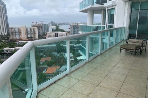 Condo in Sunny Isles Beach, Florida, 4 bedrooms  № 1315670 - photo 11