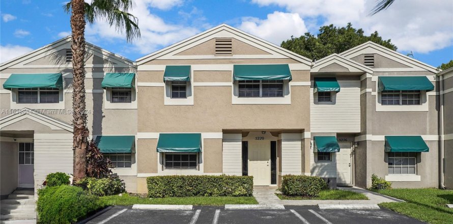 Townhouse in Cooper City, Florida 3 bedrooms, 135.54 sq.m. № 1315632