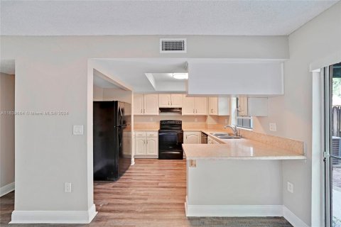 Touwnhouse à vendre à Cooper City, Floride: 3 chambres, 135.54 m2 № 1315632 - photo 4