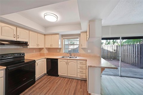 Adosado en venta en Cooper City, Florida, 3 dormitorios, 135.54 m2 № 1315632 - foto 6