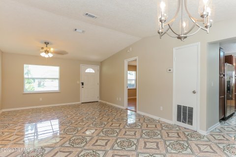 Villa ou maison à louer à Jacksonville, Floride: 4 chambres, 123.19 m2 № 868079 - photo 4