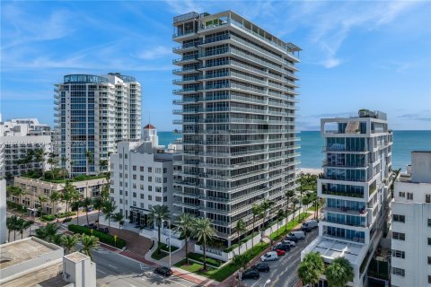 Condo in Miami Beach, Florida, 2 bedrooms  № 1401155 - photo 26