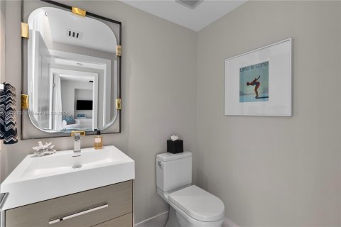 Condo in Miami Beach, Florida, 2 bedrooms  № 1401155 - photo 21