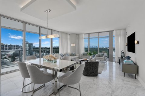 Condo in Miami Beach, Florida, 2 bedrooms  № 1401155 - photo 2