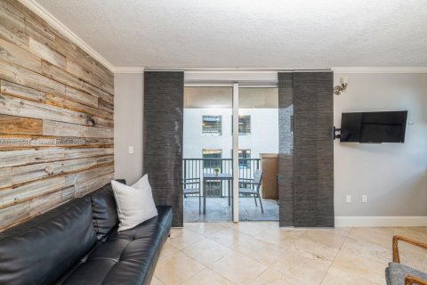 Condo in Miami, Florida, 1 bedroom  № 1232783 - photo 10