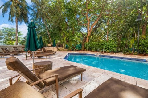 Condo in Miami, Florida, 1 bedroom  № 1232783 - photo 29