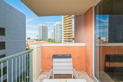 Condo in Miami, Florida, 1 bedroom  № 1232783 - photo 24