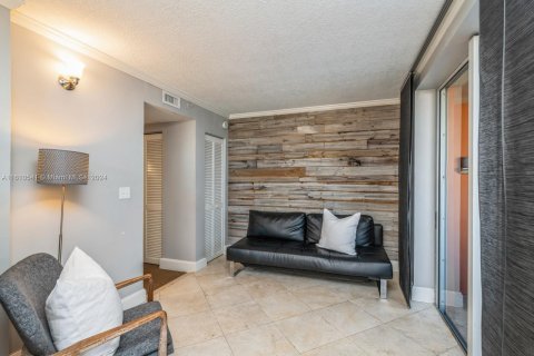 Condo in Miami, Florida, 1 bedroom  № 1232783 - photo 9