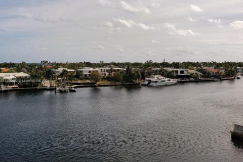 Condo in Aventura, Florida, 2 bedrooms  № 919520 - photo 22