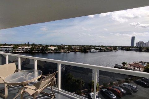 Condo in Aventura, Florida, 2 bedrooms  № 919520 - photo 21