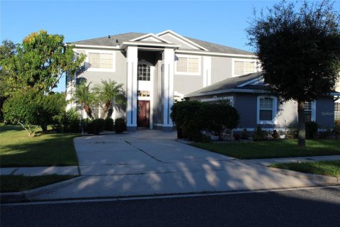 Casa en venta en Apopka, Florida, 5 dormitorios, 313.27 m2 № 1400702 - foto 1