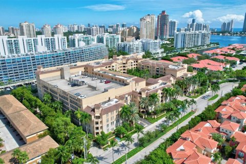 Condo in Aventura, Florida, 2 bedrooms  № 1401693 - photo 1